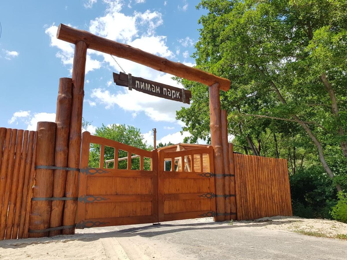 Liman Park Eco Hotel Stara Zbur'yivka Exteriör bild